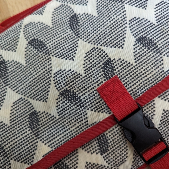 Skip Hop Diaper Clutch Changing Station - Picture 9 of 9